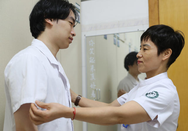 护士节 母亲节 护士 母子 天使 爱 传承