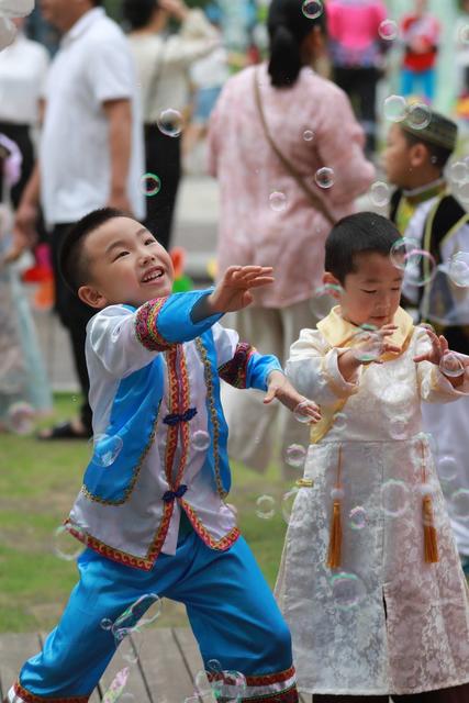 土家族 湘西 小朋友 幼儿园 民族 美味 教师 美食 长桌宴 苗族  六一  家长 儿童节  欢欢喜喜