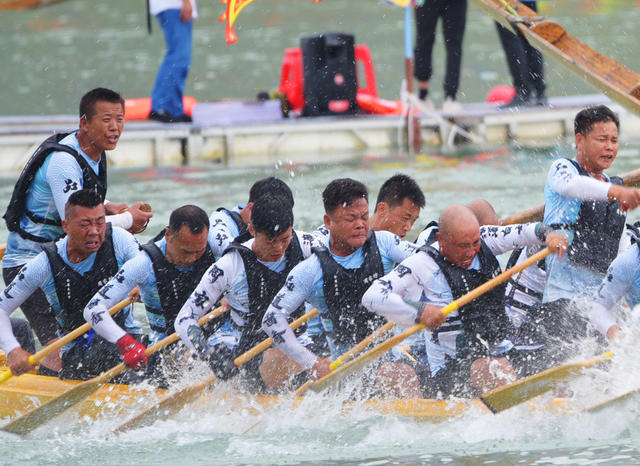 湖南道县：龙舟竞渡  