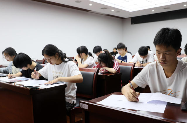 军校招生政考