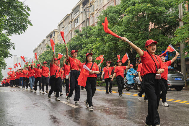 端午专题：端午时节话龙舟——龙船“登江”