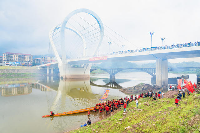 端午专题：端午时节话龙舟——龙船“登江”