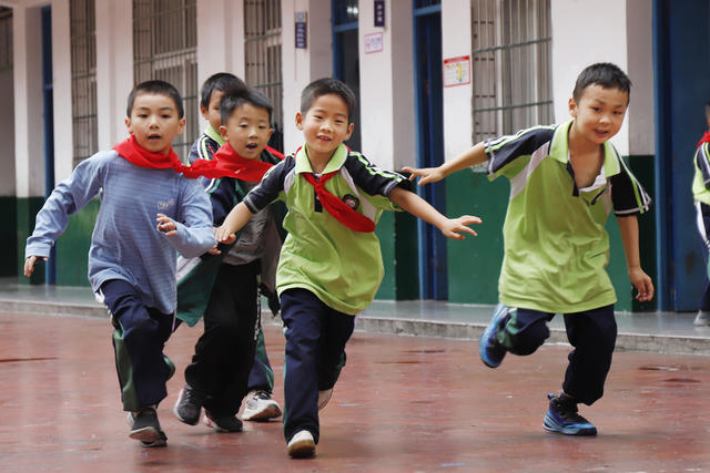 芷江路小学 课间 十分钟 运动