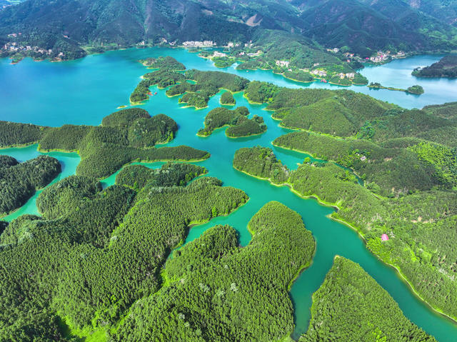 蓝天 白云 青山 碧水 草地 绿树 民居 湿地 河湖 水库 党员 河长制 美丽乡村