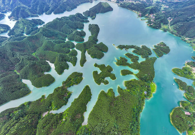 蓝天 白云 青山 碧水 草地 绿树 民居 湿地 河湖 水库 党员 河长制 美丽乡村