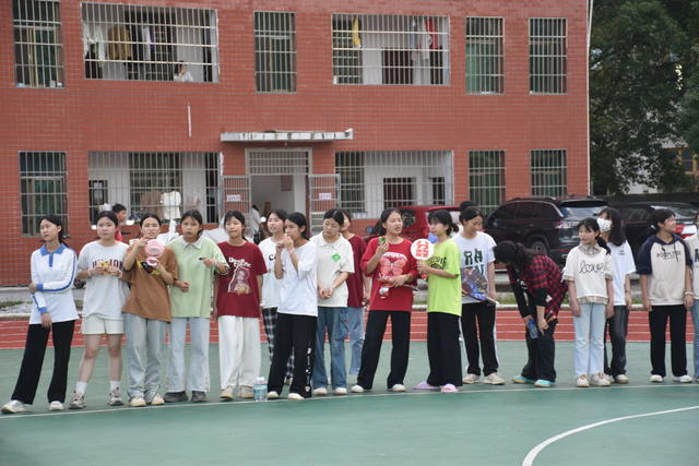 迎“篮”而上 绽放活力