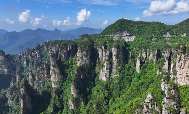 张家界 峰林 蓝天