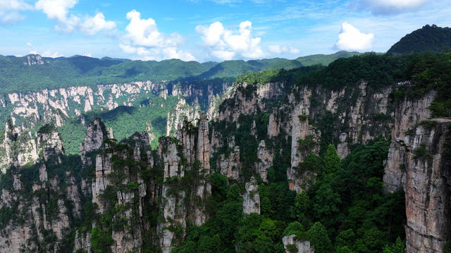 张家界 峰林 蓝天