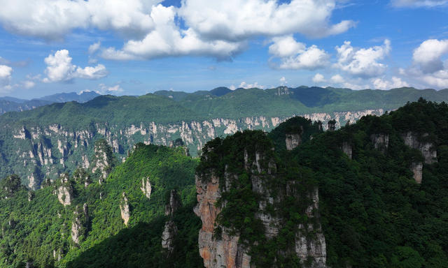 张家界 峰林 蓝天