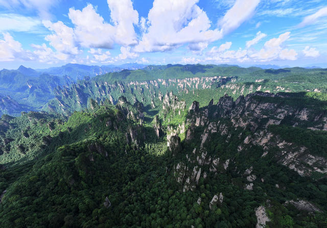 张家界 峰林 蓝天