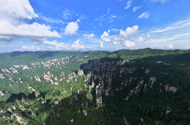 张家界 峰林 蓝天