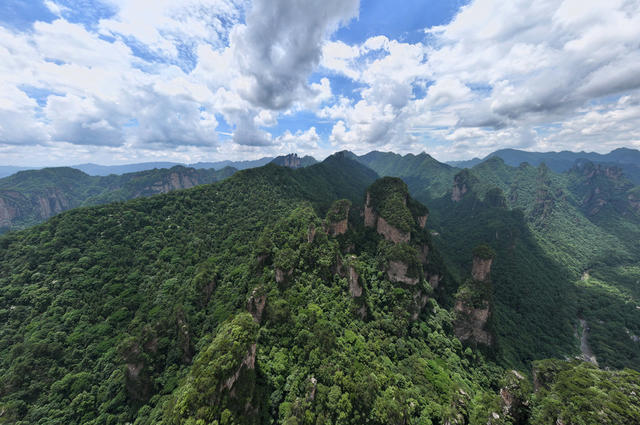张家界 峰林 蓝天
