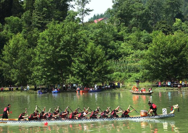 龙舟竞技助力旅游发展