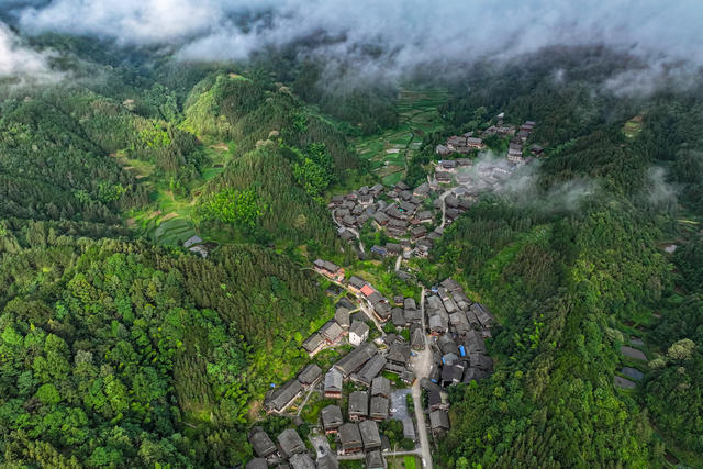 传统村落 旅游 特色民居 雾 古侗寨