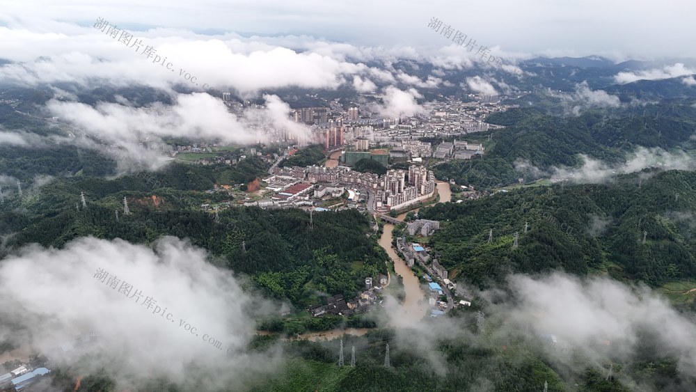 雨后  侗乡山城  景色如画