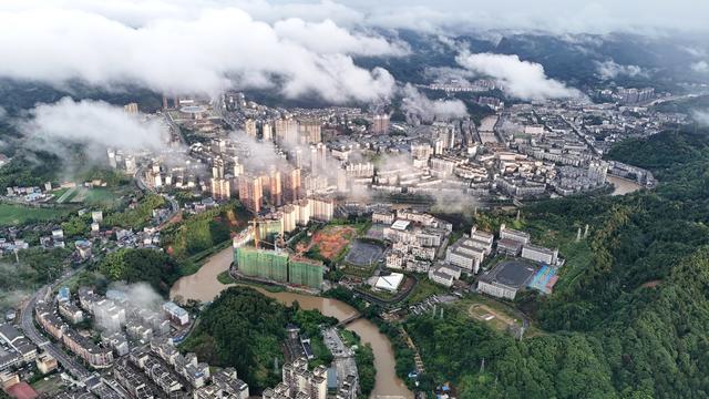 雨后  侗乡山城  景色如画