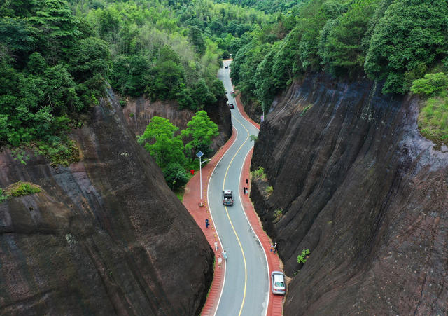 郴州：路景相融好风光，