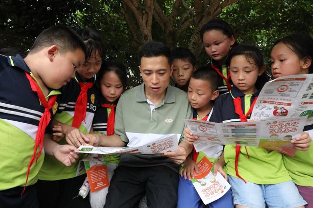  禁毒宣传进校园