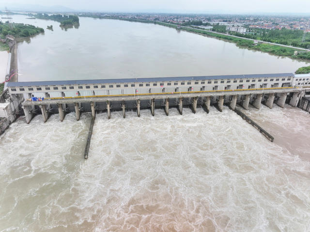 天气  降雨  河流  洪峰  电站  大坝  泄洪闸