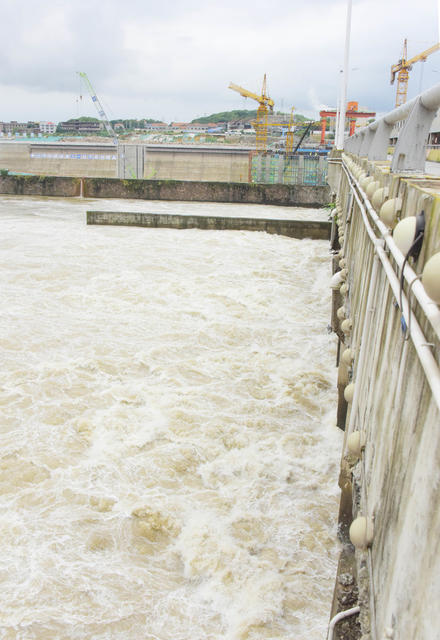 天气  降雨  河流  洪峰  电站  大坝  泄洪闸