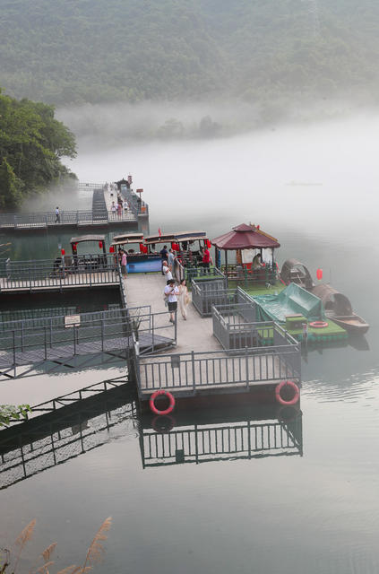 旅游  小东江  游客