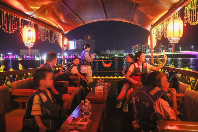 夜经济  夜生活  游船  观光