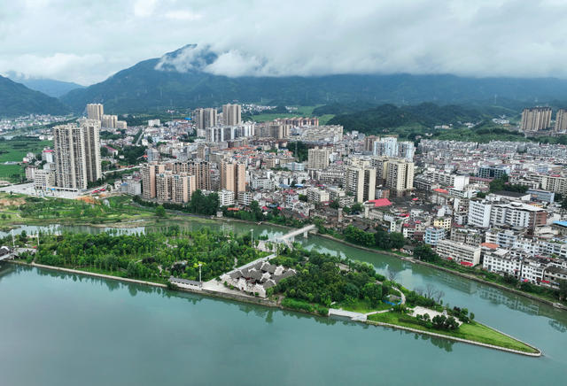 环境  人居环境  生态环境  城乡建设  基础设施  绿水  青山 绿色发展 生活空间