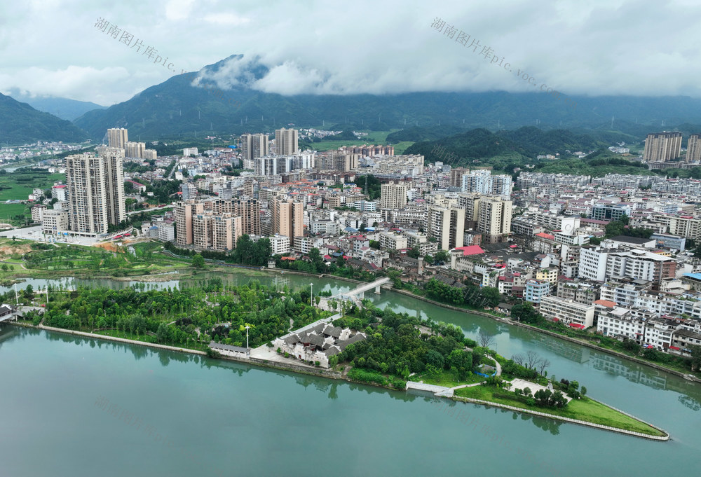 环境  人居环境  生态环境  城乡建设  基础设施  绿水  青山 绿色发展 生活空间