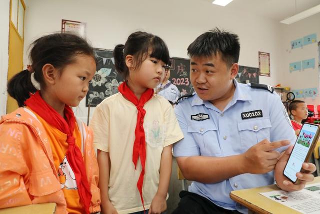 禁毒知识进校园