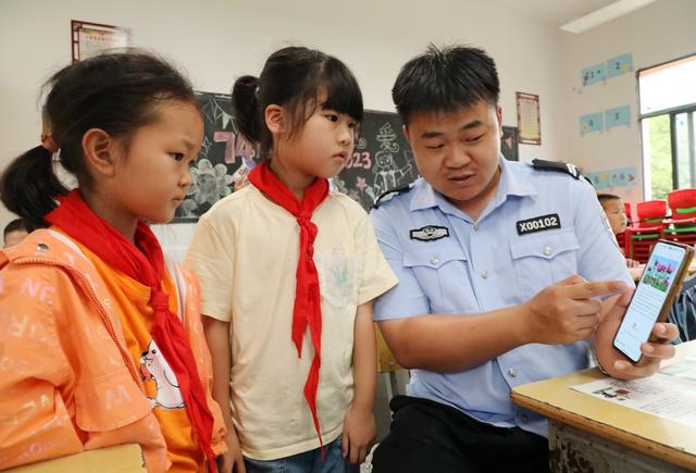 禁毒知识进校园
