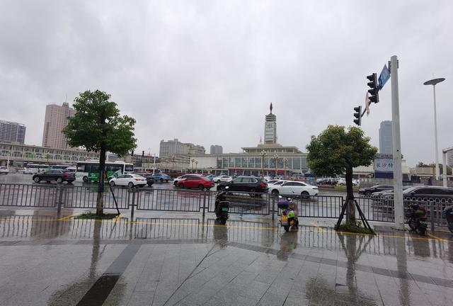 中建五局；抗洪救灾