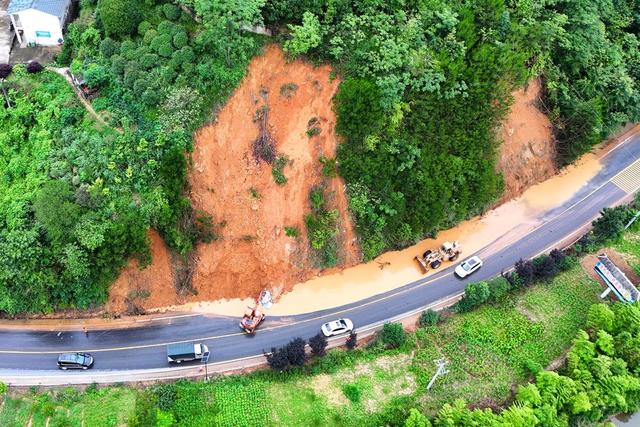 抢修、塌方、保畅通、灾情处理、交通