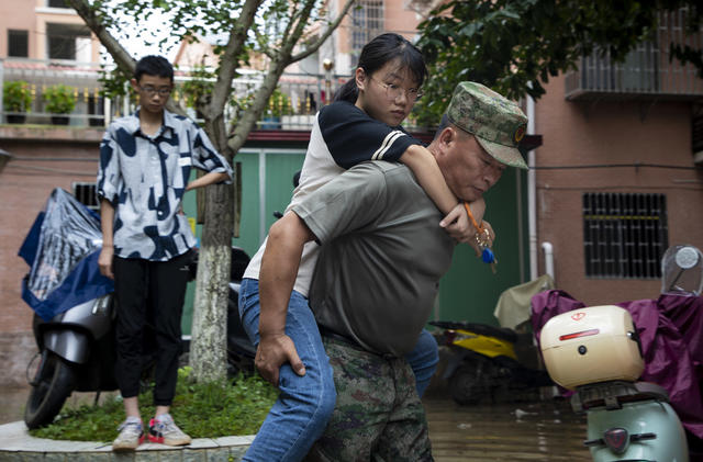 强降雨 被困群众 转移