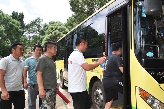 嘉禾：绿色公交惠民众