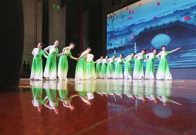 庆七一  文艺演出  老年大学