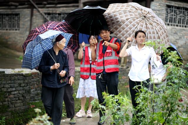 防汛、党员干部、抗灾、安全排查、排险