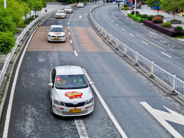 通道 举行 助力 高考 志愿 服务 启动 仪式