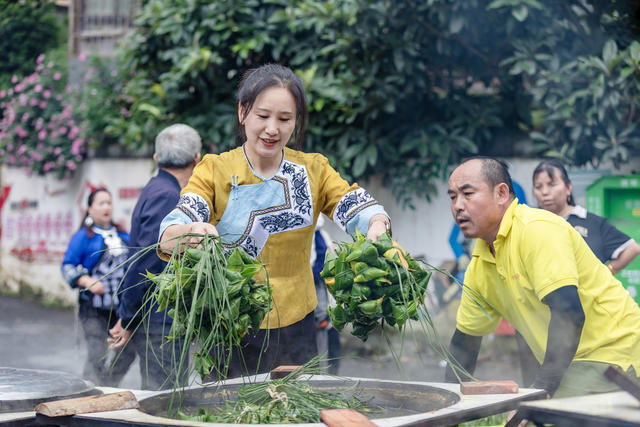 端午 吉首 易地搬迁安置区 包粽子 搬迁群众