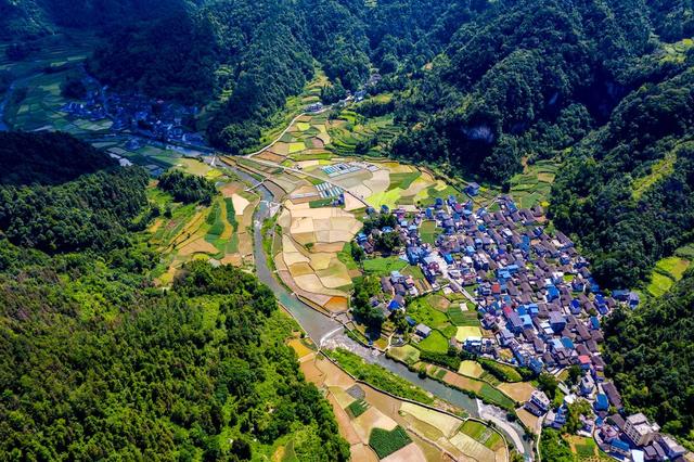 乡村  田园   蓝天  白云   湘西