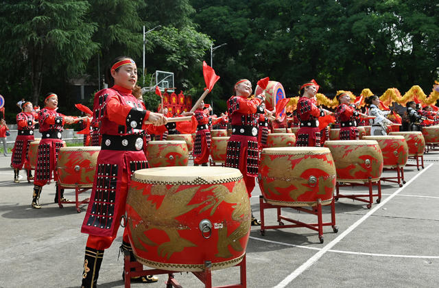 高考 送考 考生 击鼓 群众 学校 湖南 击鼓壮行