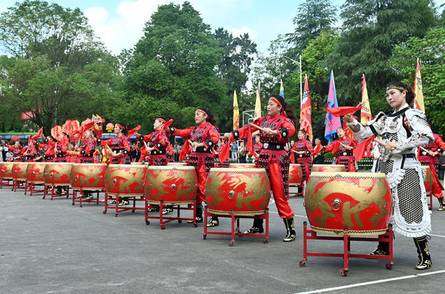 高考 送考 考生 击鼓 群众 学校 湖南 击鼓壮行