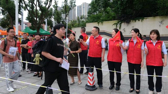 高考，鼓 劲，加油
