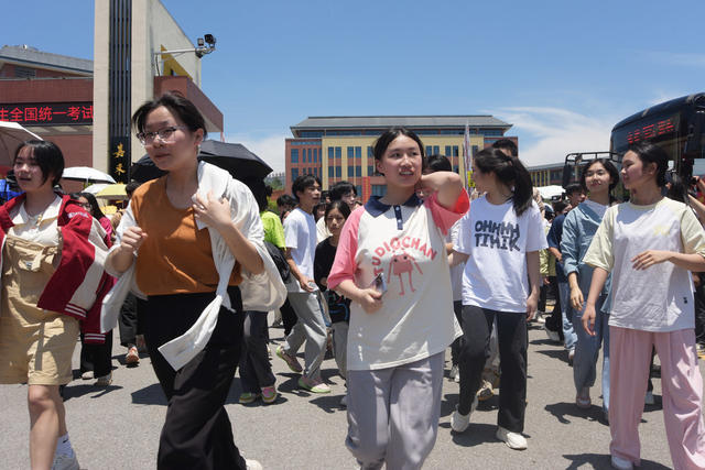 嘉禾：考生轻松走出考场