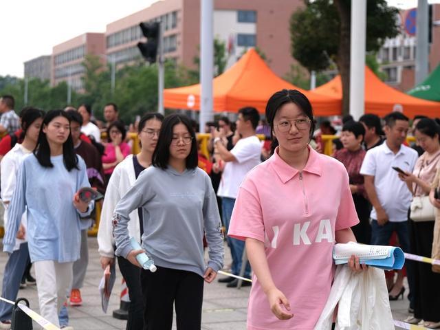 高考首日 考生加油