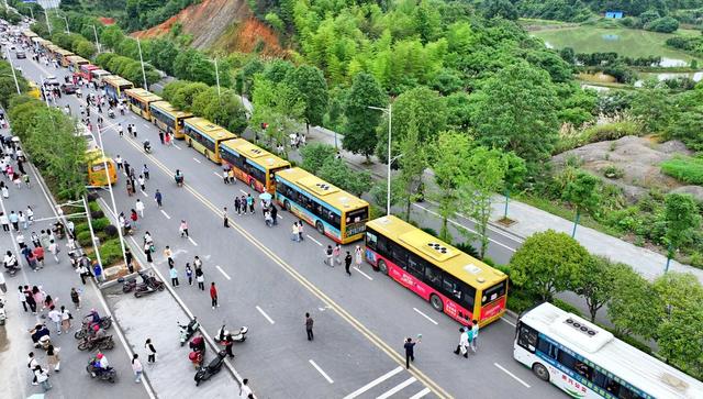 湖南  常宁  免费公交
爱心送考