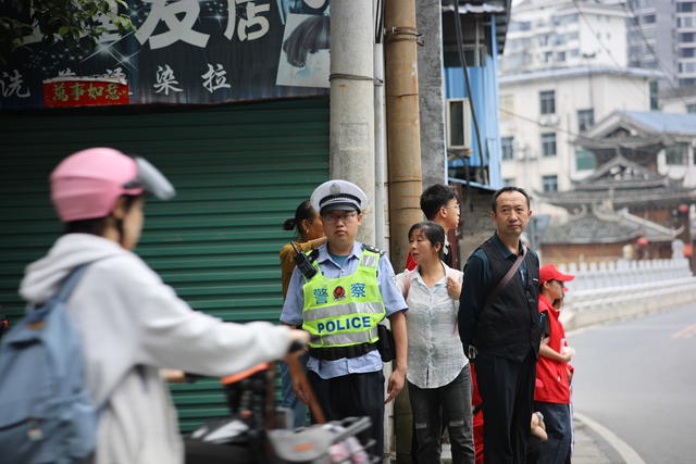 高考 交警 志愿者 交通  安全