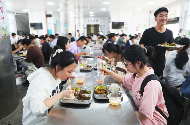 高考  免费餐  爱心  助力