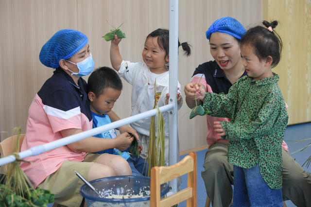 湖南，湘西，包粽子，幼儿，老师，迎接，端午