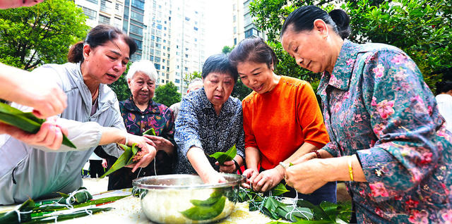 粽香迎端午，和谐邻里情