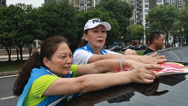 开展爱心送考志愿服务活动